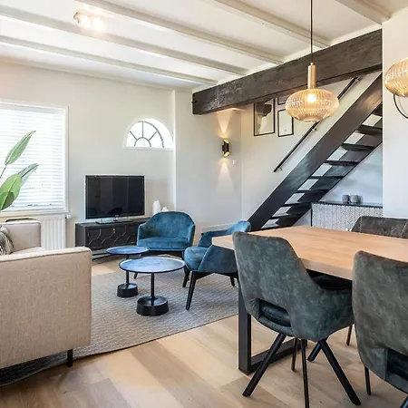 Σπίτι διακοπών Modern In With Terrace